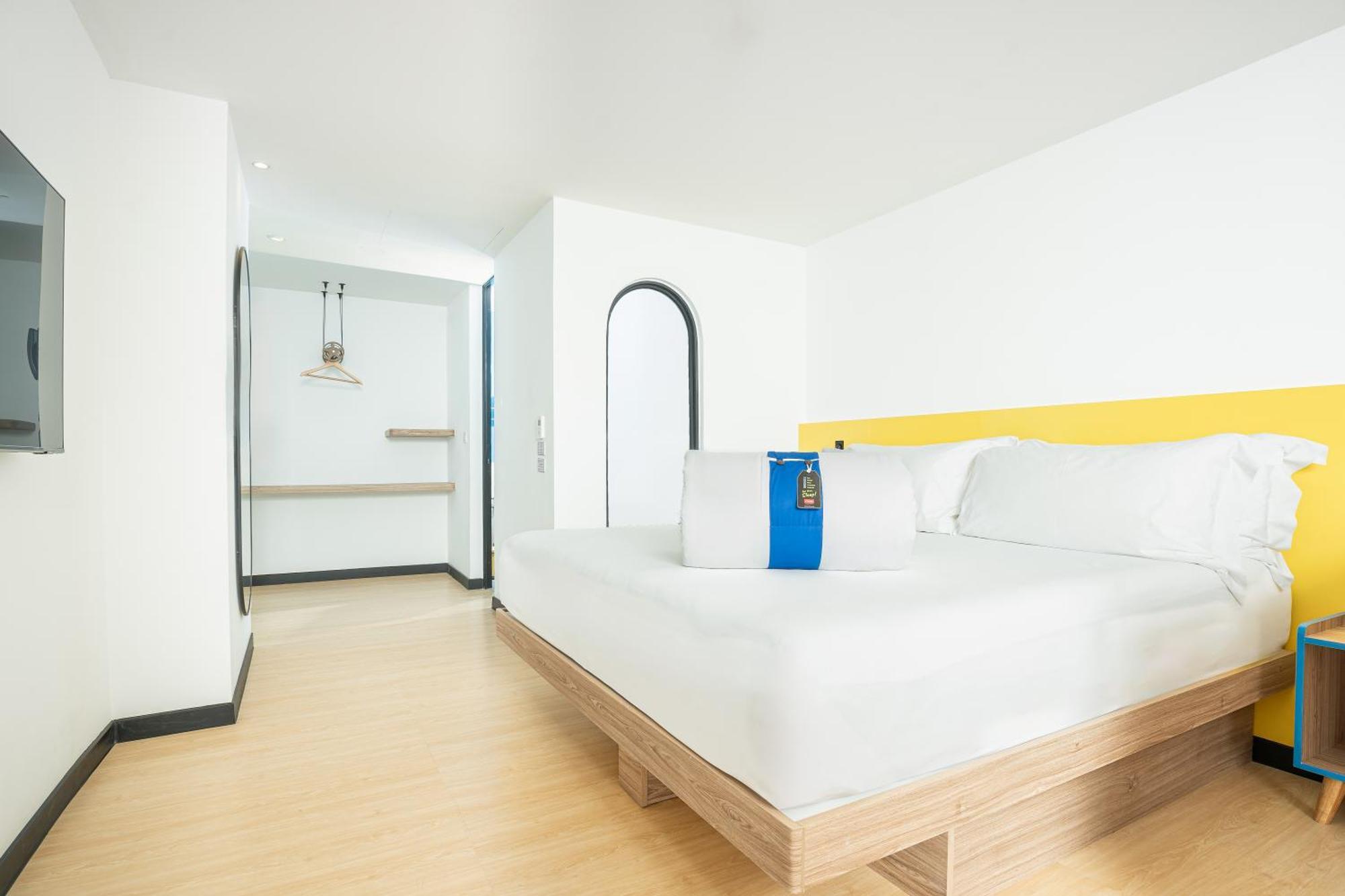 Cosi Vientiane Nam Phu Hotel Екстериор снимка